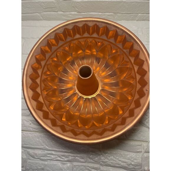 Vintage Coppertone Lightweight Aluminum Bundt Ring Cake Pan Mold - Picture 2 of 5